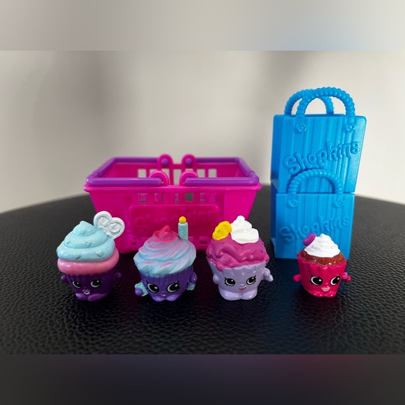 Shopkins Cupcakes Bundle #1 - Picture 1 of 1